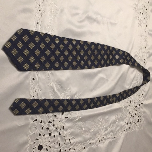 Donna Karan tie - Picture 2 of 3